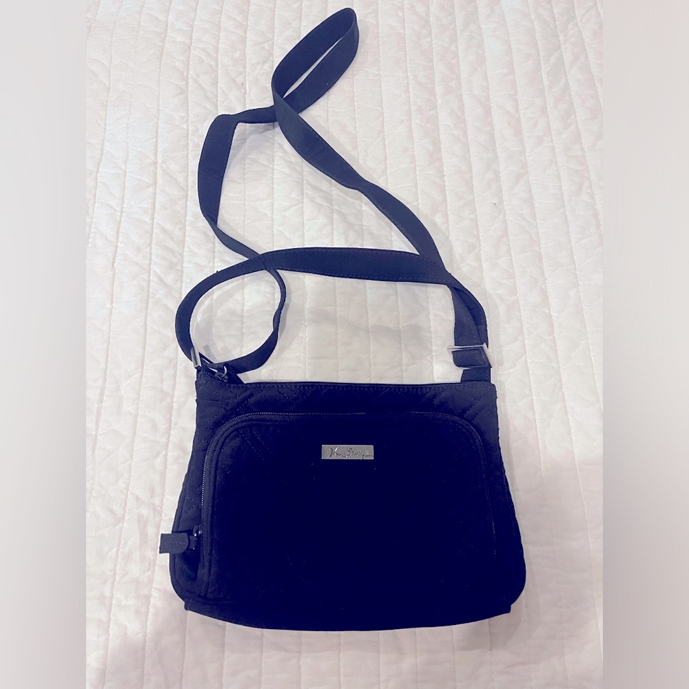 Vera Bradley crossbody with adjustable strap like new